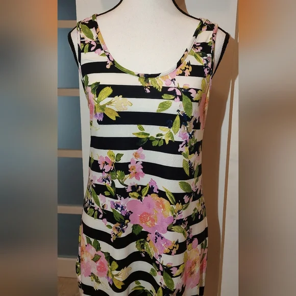 Discreet Black and White Striped Floral Dress - Picture 2 of 9